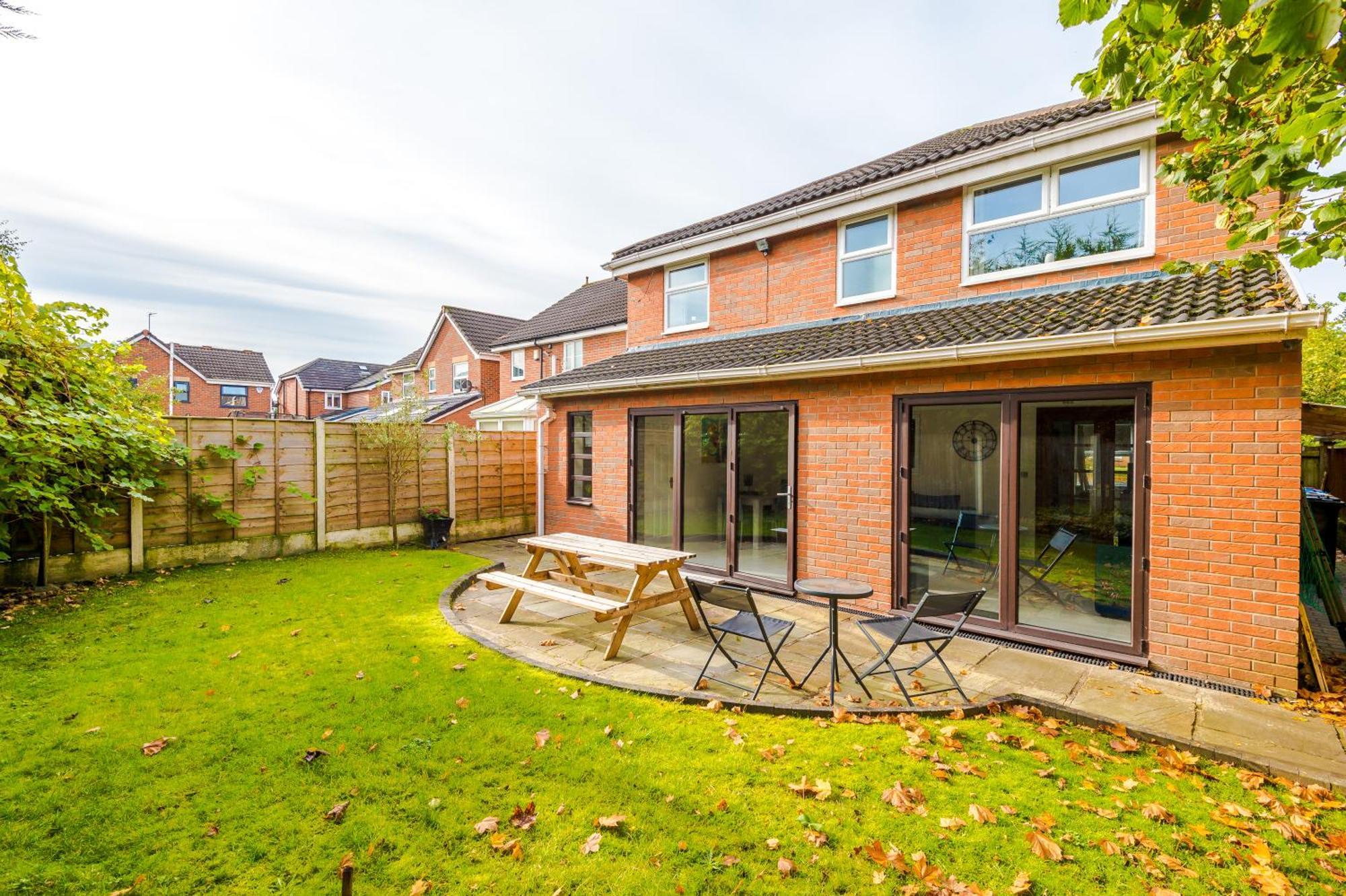 The Green- Beautiful & Spacious 5 Bed Detached In Worsley, Manchester Экстерьер фото